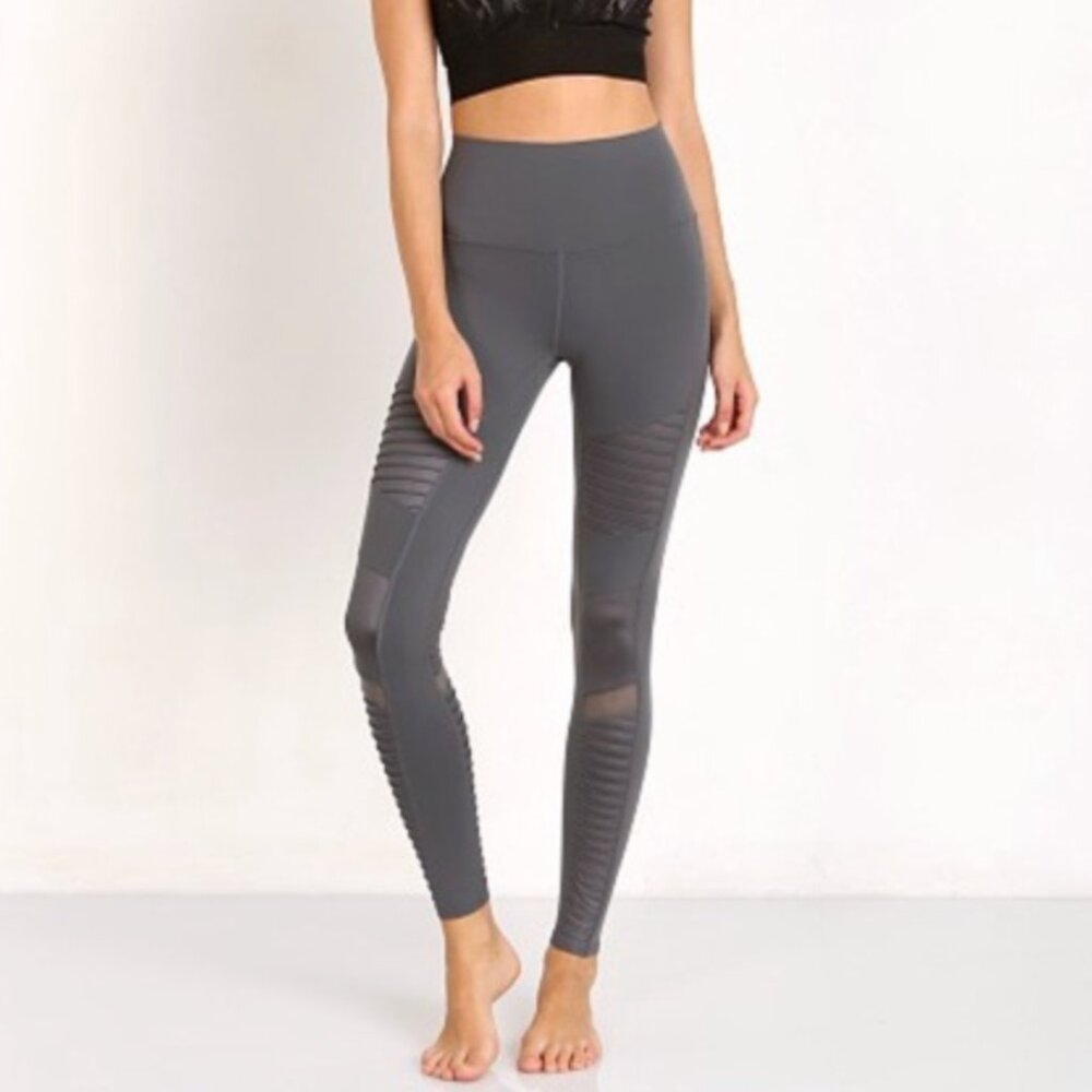 Alo Yoga Athena Moto Mesh Textured Leggings (Anthracite Gray) - Size Small